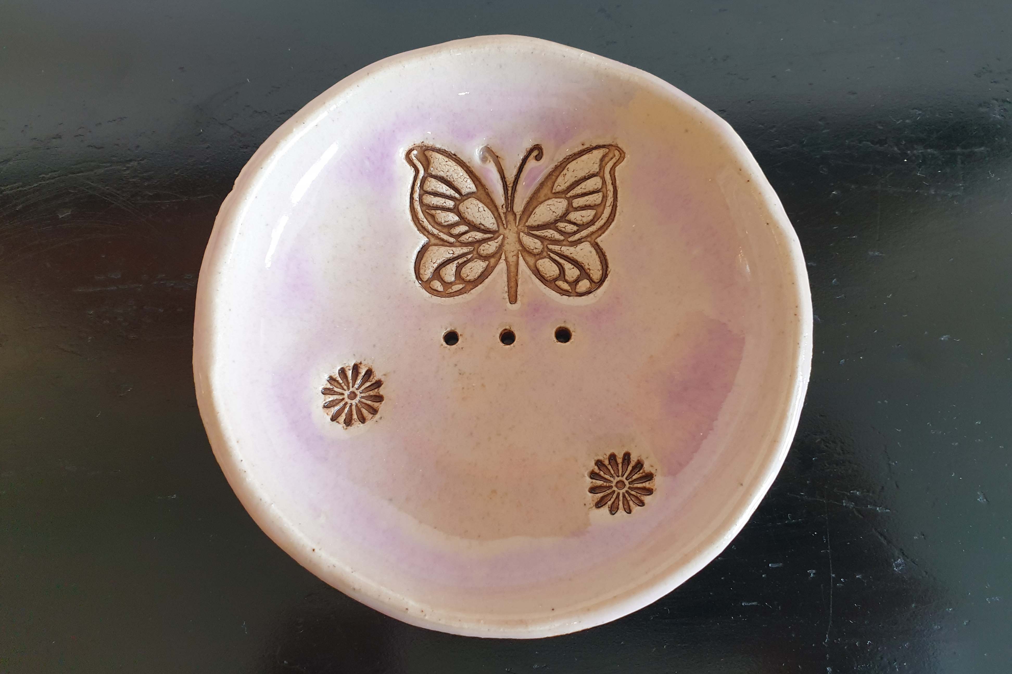 Getöpferte Seifenschale (rund)